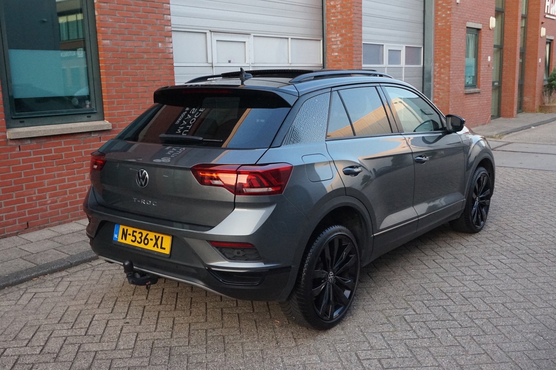 Volkswagen T-Roc 1.5 TSI Sport Pano, Keyless Beats, Auto's, Volkswagen, 4 cilinders, 150 pk, Leder en Stof, Origineel Nederlands
