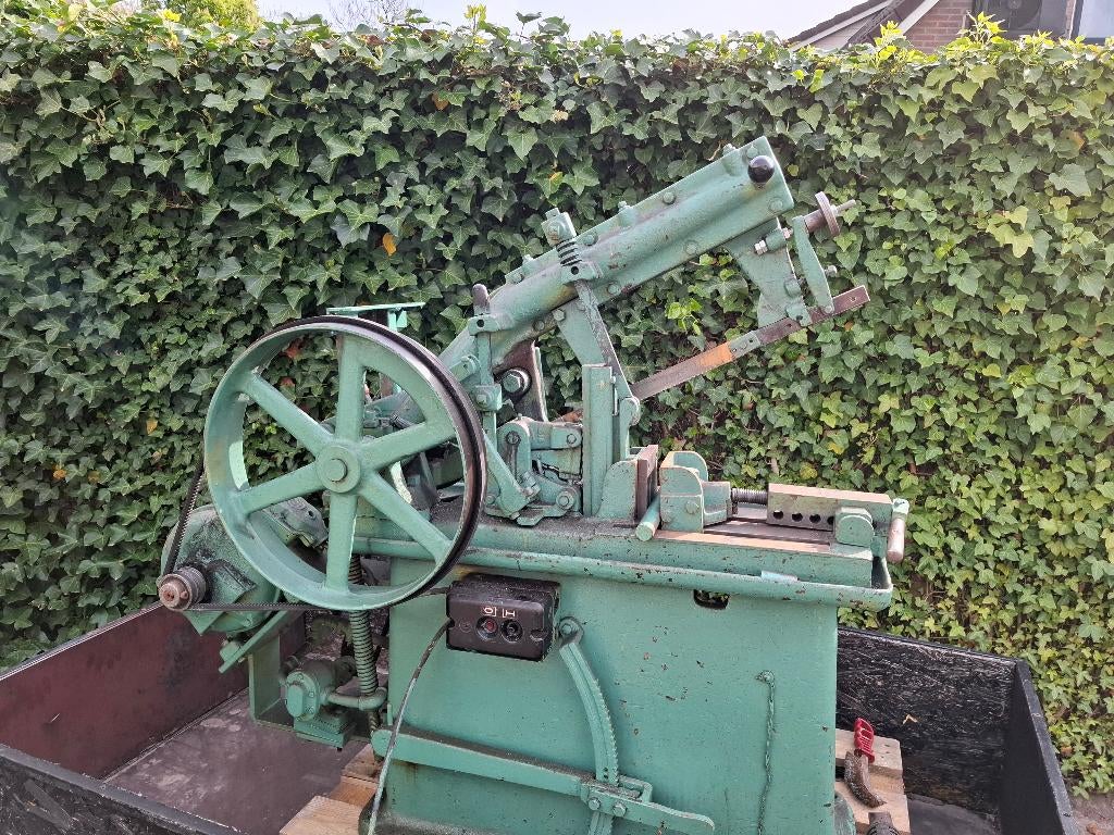 Oude robuste zaagmachine, Ophalen, Gebruikt, 30 tot 70 mm, 1200 watt of meer