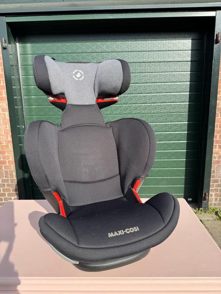 Maxi Cosi RodiFix autostoel - Zwart, verstelbaar, schoon, Ophalen, Autogordel of Isofix, 15 t/m 36 kg, Verstelbare rugleuning