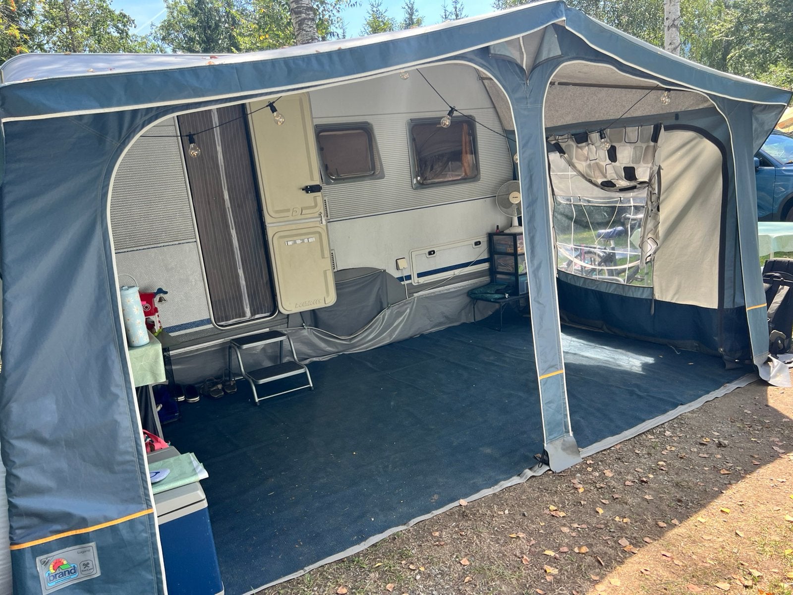 Caravan Dethleffs family voor 4 personen, Standaardzit, Dwarsbed, Kachel, 750 - 1000 kg
