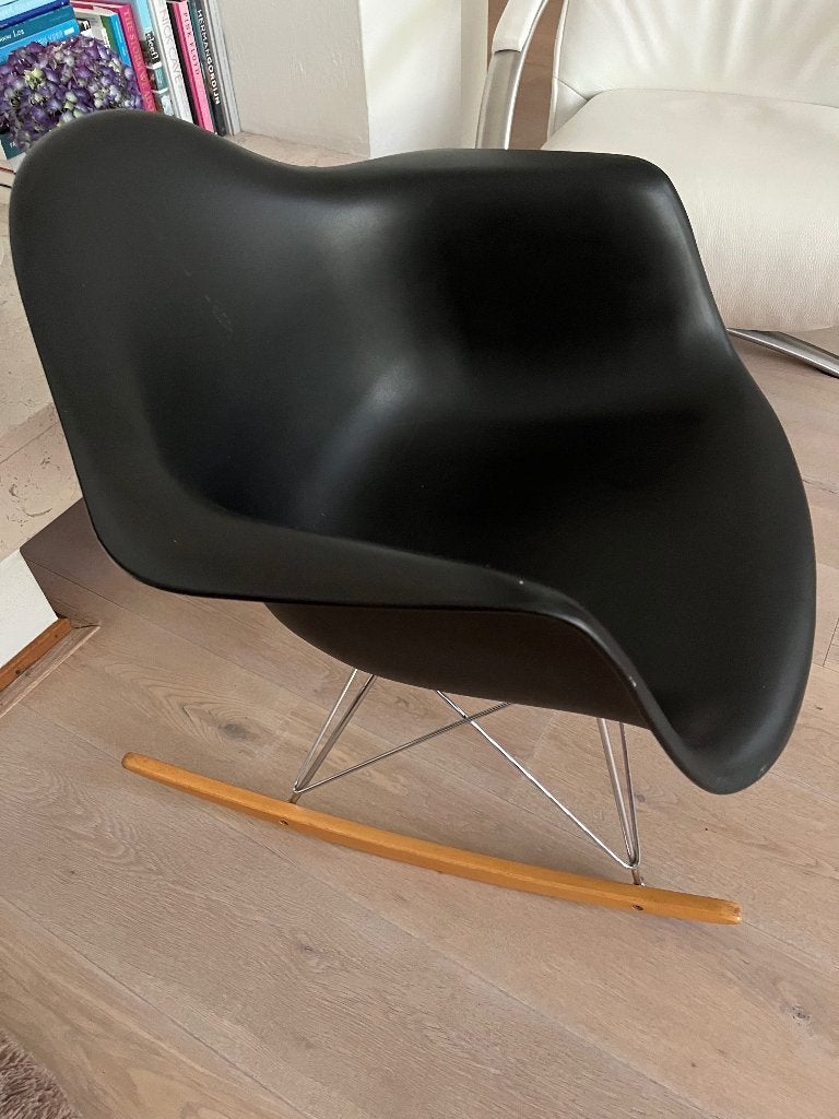 Schommelstoel, Gebruikt, Vitra RAR, Zwart, Eén