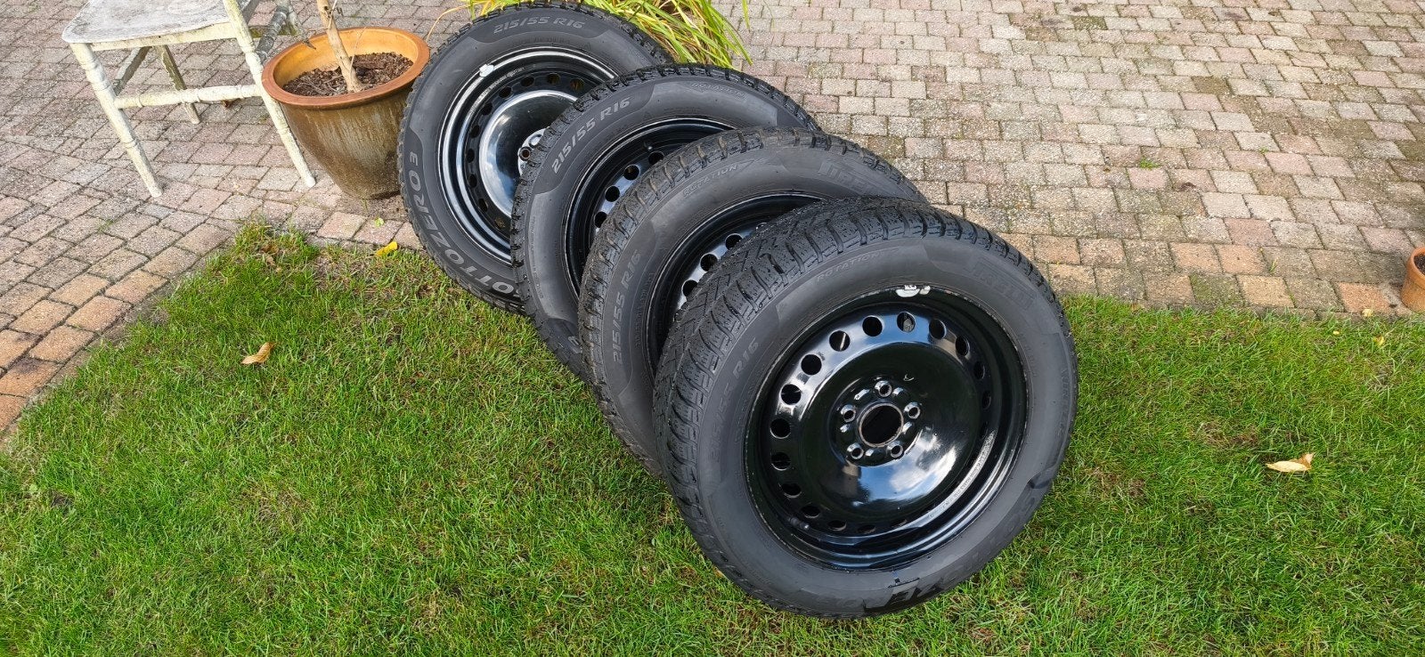 Winterbanden Pirelli SottoZero 3, 215/55 R16 op staalvelgen., Auto-onderdelen, Ophalen, 16 inch, Banden en Velgen, Winterbanden