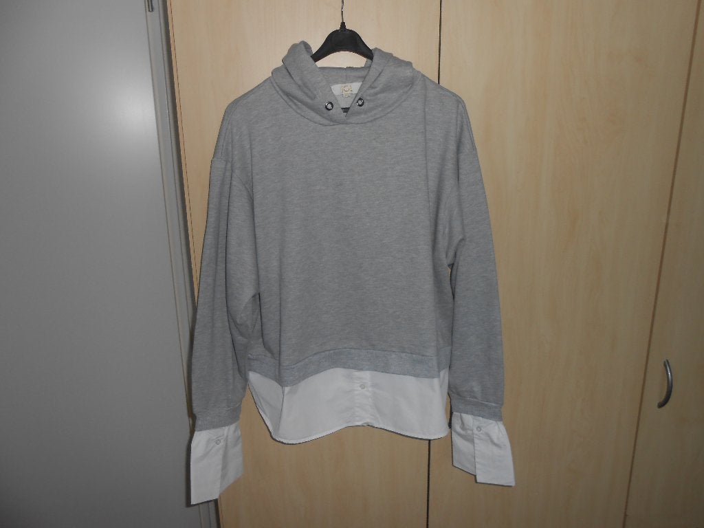 Mooie grijze hoodie maat M/L van JCL z.g.a.n, Kleding | Dames, Maat 38/40 (M), Ophalen of Verzenden, Zo goed als nieuw, JCL