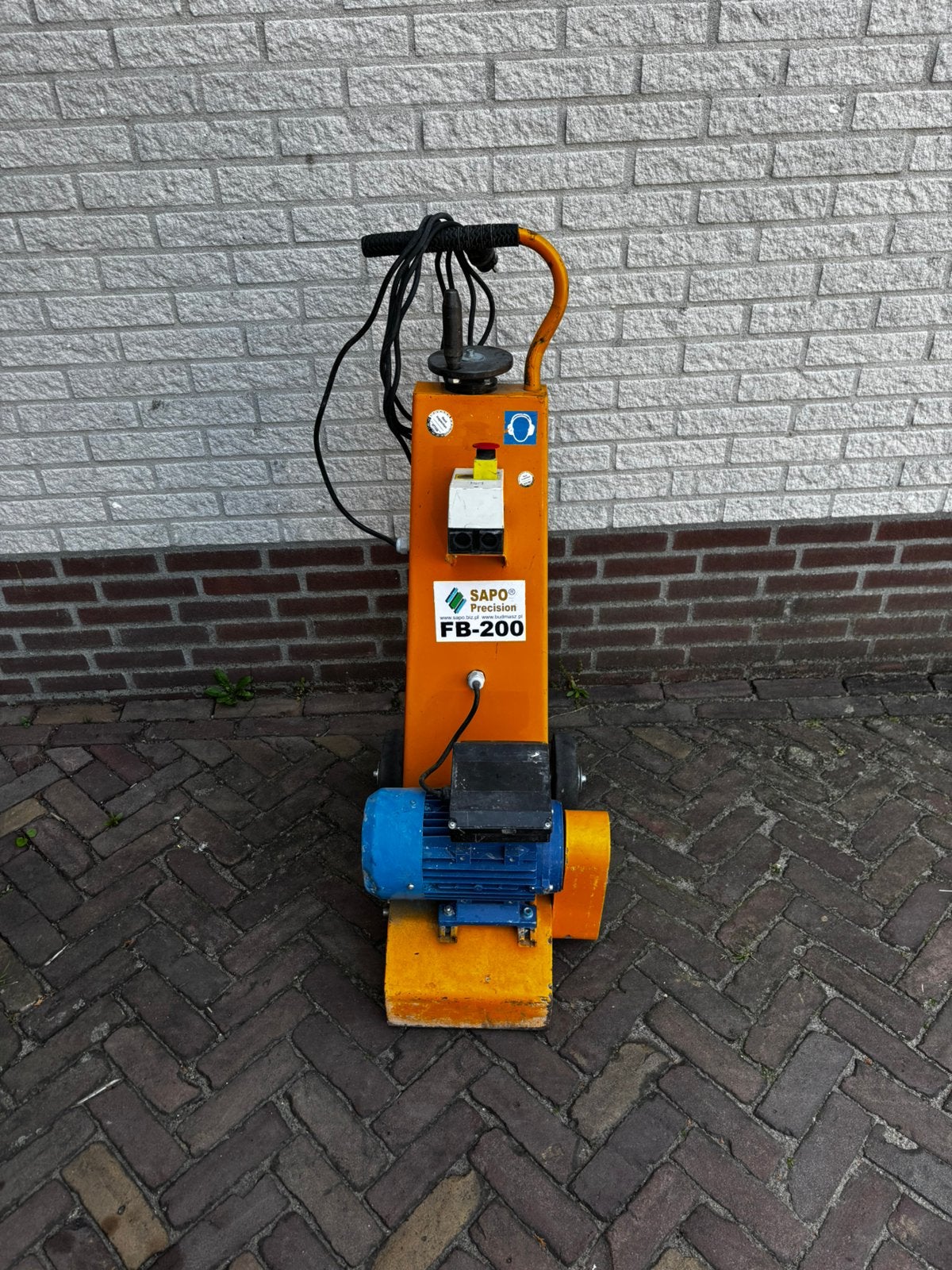 Sapo FB-200 vloerfrees, Ophalen