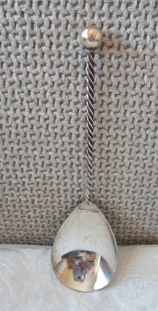 Suikerlepel met gedraaide steel. Stijlappel. Zilver, Verzamelen, Ophalen of Verzenden, Zo goed als nieuw, Metaal, Bestek