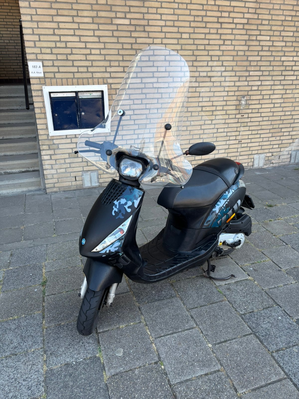 Piaggio zip, Fietsen en Brommers, Scooters | Piaggio, Ophalen, Zo goed als nieuw, Benzine, Zip