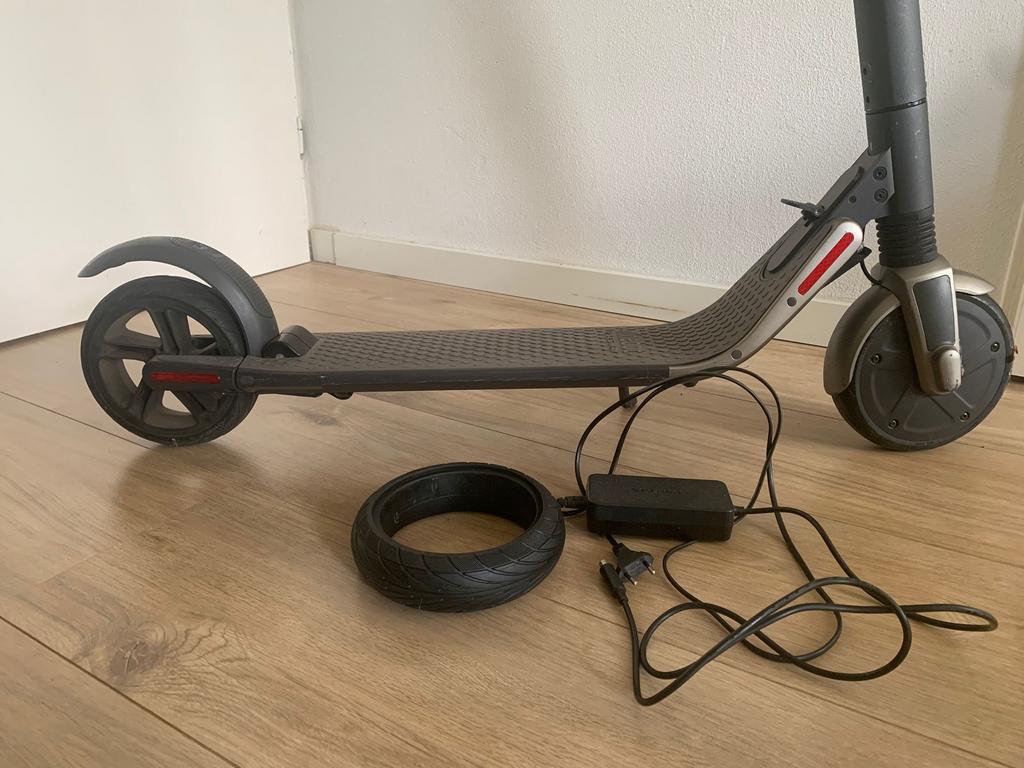 Ninebot by Segway elektrische step met extra band, Ophalen of Verzenden, Gebruikt, Elektrische step (E-scooter)