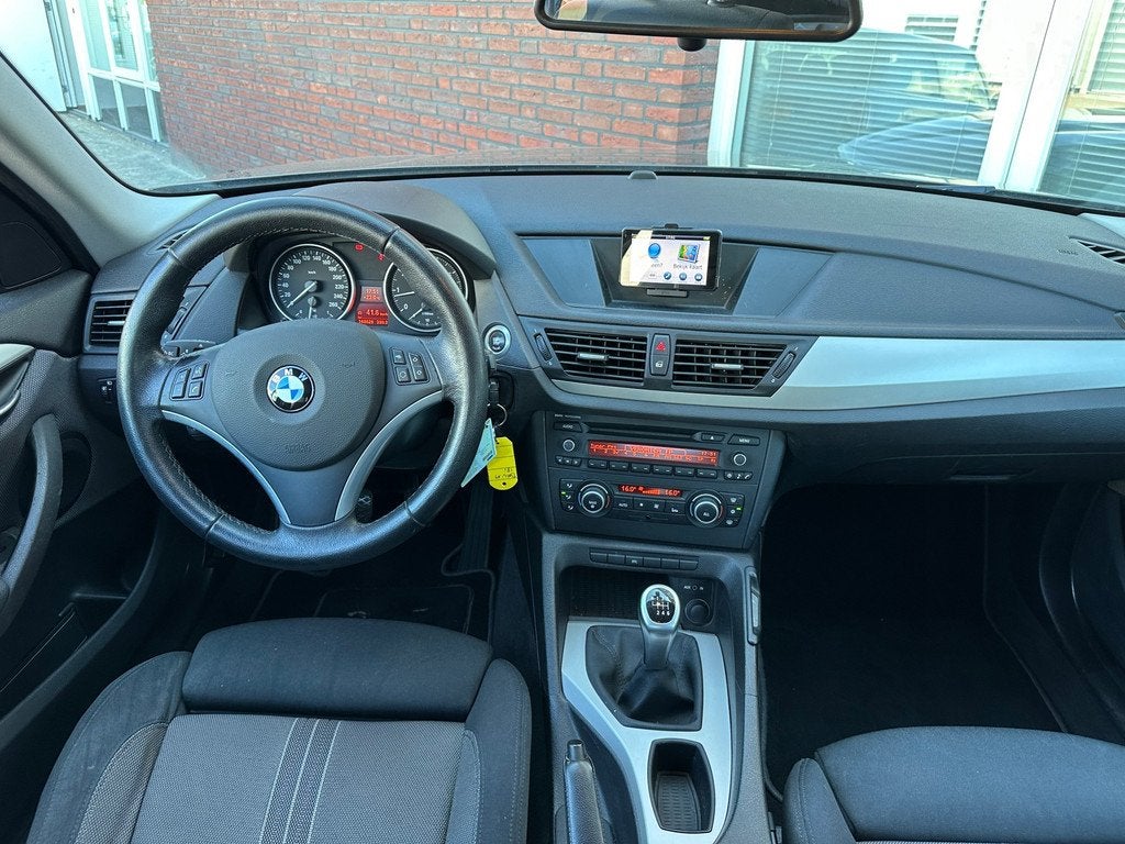 BMW X1 sDrive18i Executive / Navi / PDC / Clima / Cruise / L, Auto's, X1, Euro 5, 4 cilinders, Origineel Nederlands
