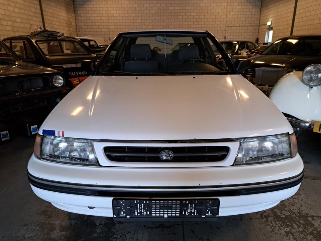 Zeldzaam harde subaru legacy 2.0 boxer 141.000km, Auto's, Oldtimers, Achterwielaandrijving, Bedrijf, Sedan, Porsche