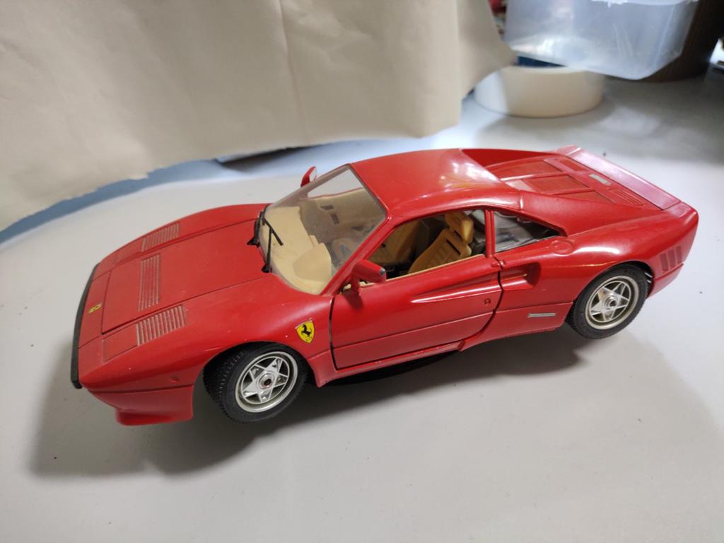 Bburago Ferrari 308 GTB Rood - Schaalmodel Auto, Hobby en Vrije tijd, Modelauto's | 1:18, Ophalen, Gebruikt, Auto, Via del Lavoro, 1, 20040 Burago di Molgora MB, Italië