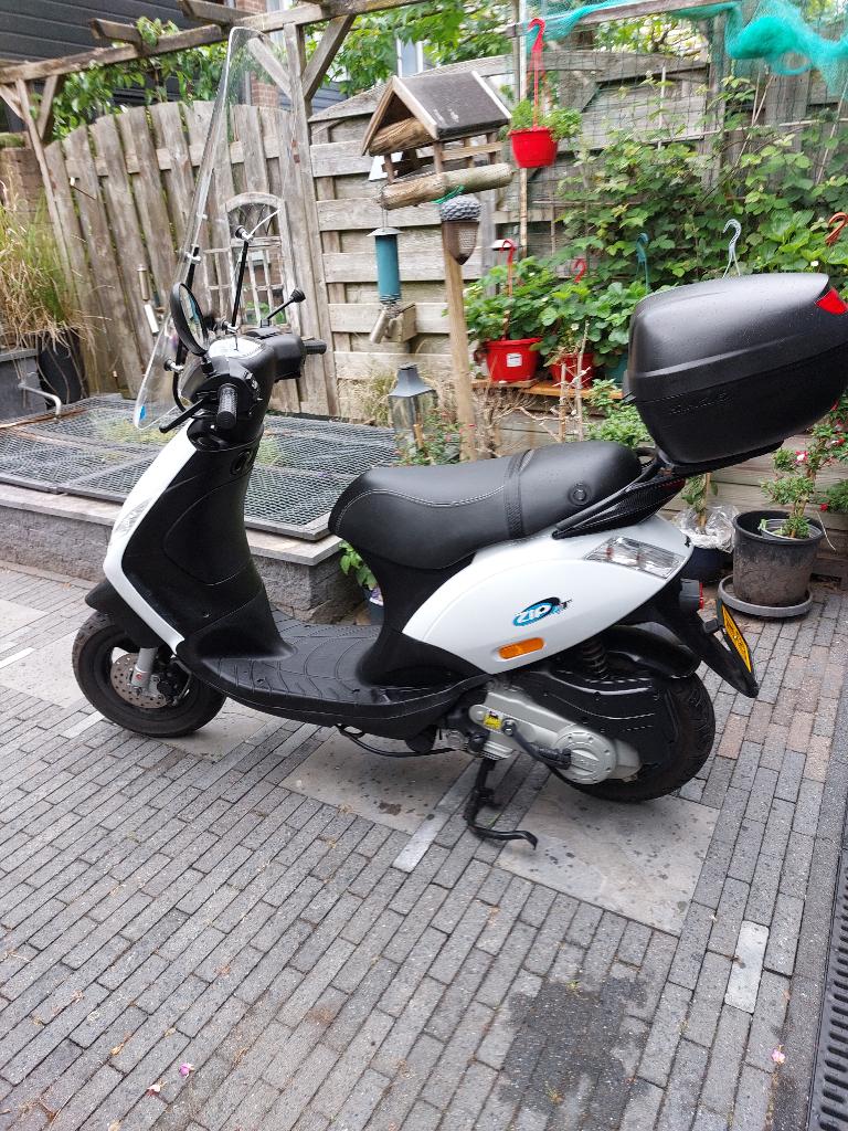 Piaggio ZIP UT - 14-10-2017  en   inclusief topkoffer, Ophalen, Gebruikt, Maximaal 45 km/u, Zip