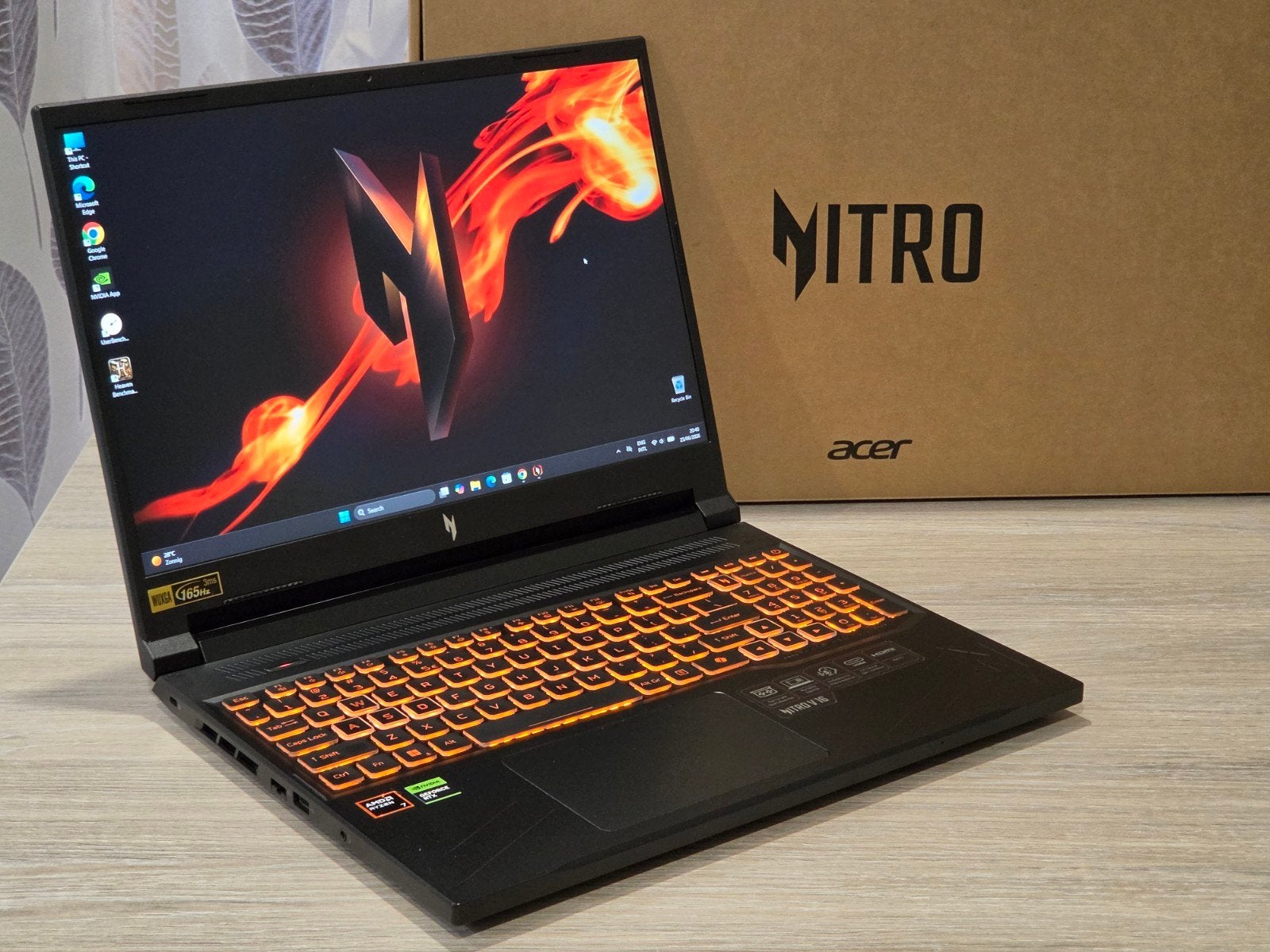 16" Gaming Nitro V16 RTX 4060/Ryzen 7 8845HS/1TB SSD/16 DDR5, Computers en Software, Windows Laptops, Met videokaart, AMD Ryzen 7 8845HS