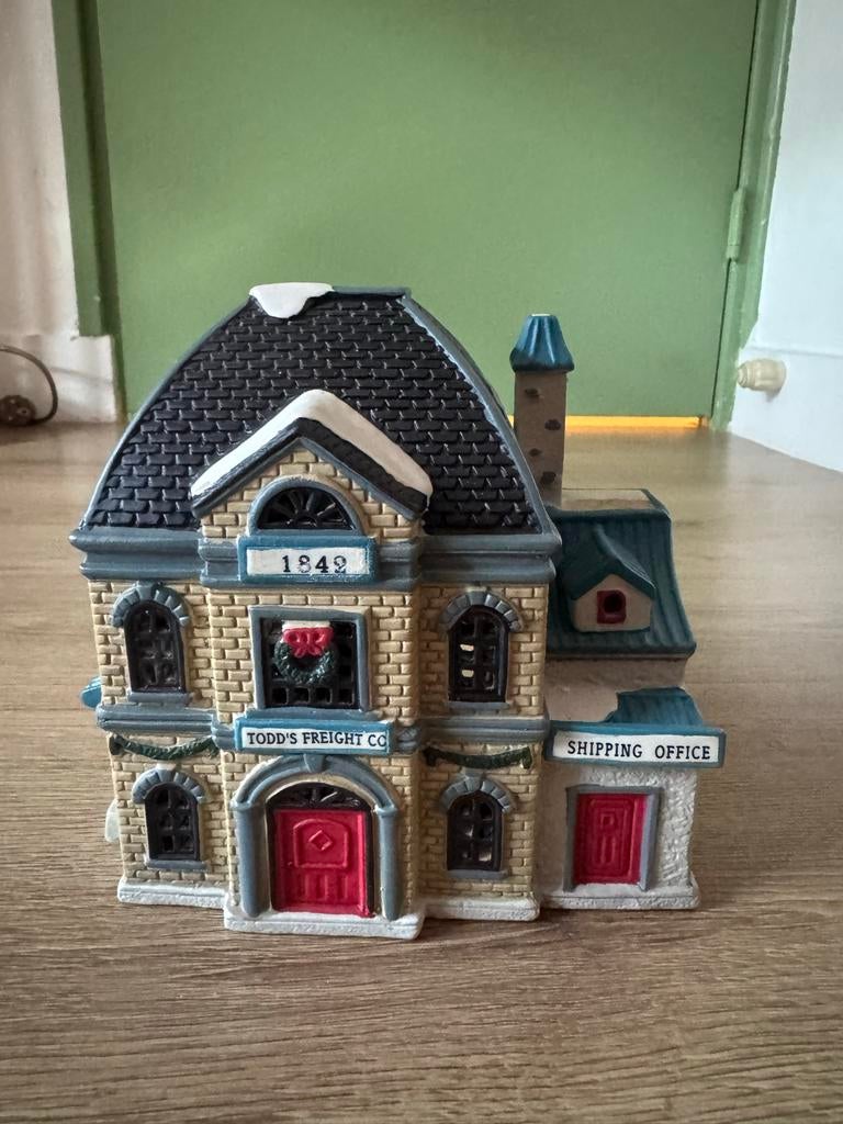 Lemax Caddington Village Todd's Freight Co. huisje, Diversen, Kerst, Ophalen, Gebruikt