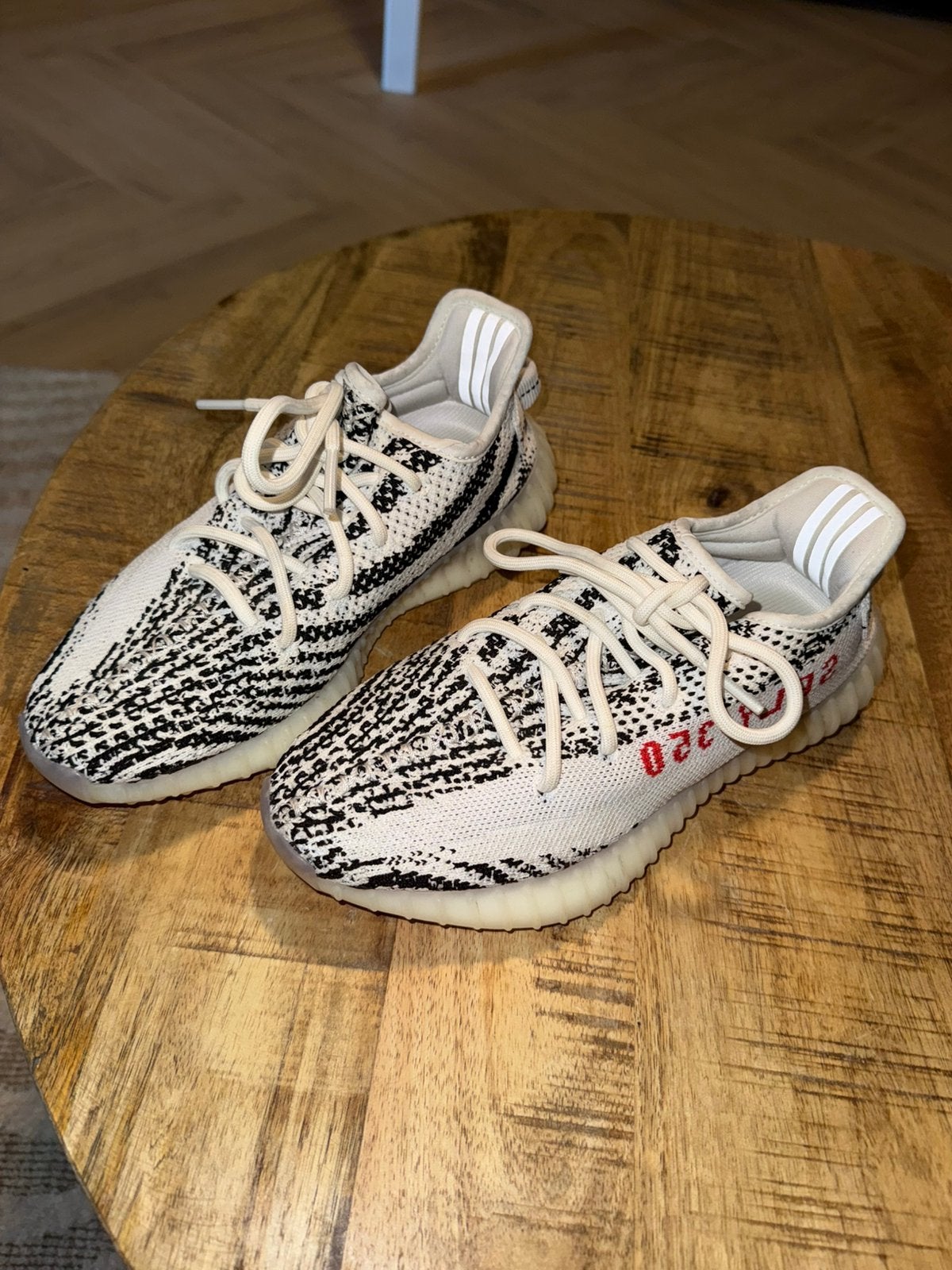 Adidas Yeezy Boost 350 V2 Zebra - Maat 36 2/3, Ophalen, Zo goed als nieuw, Wit, Sneakers of Gympen