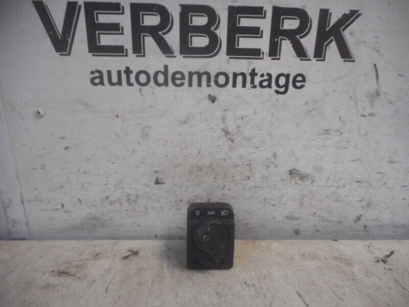 LICHTSCHAKELAAR Opel Astra F (53B) (90481764), Bahnhofsplatz 65423 Rüsselsheim am Main, DE, Gebruikt, Opel, Opel Automobile GmbH
