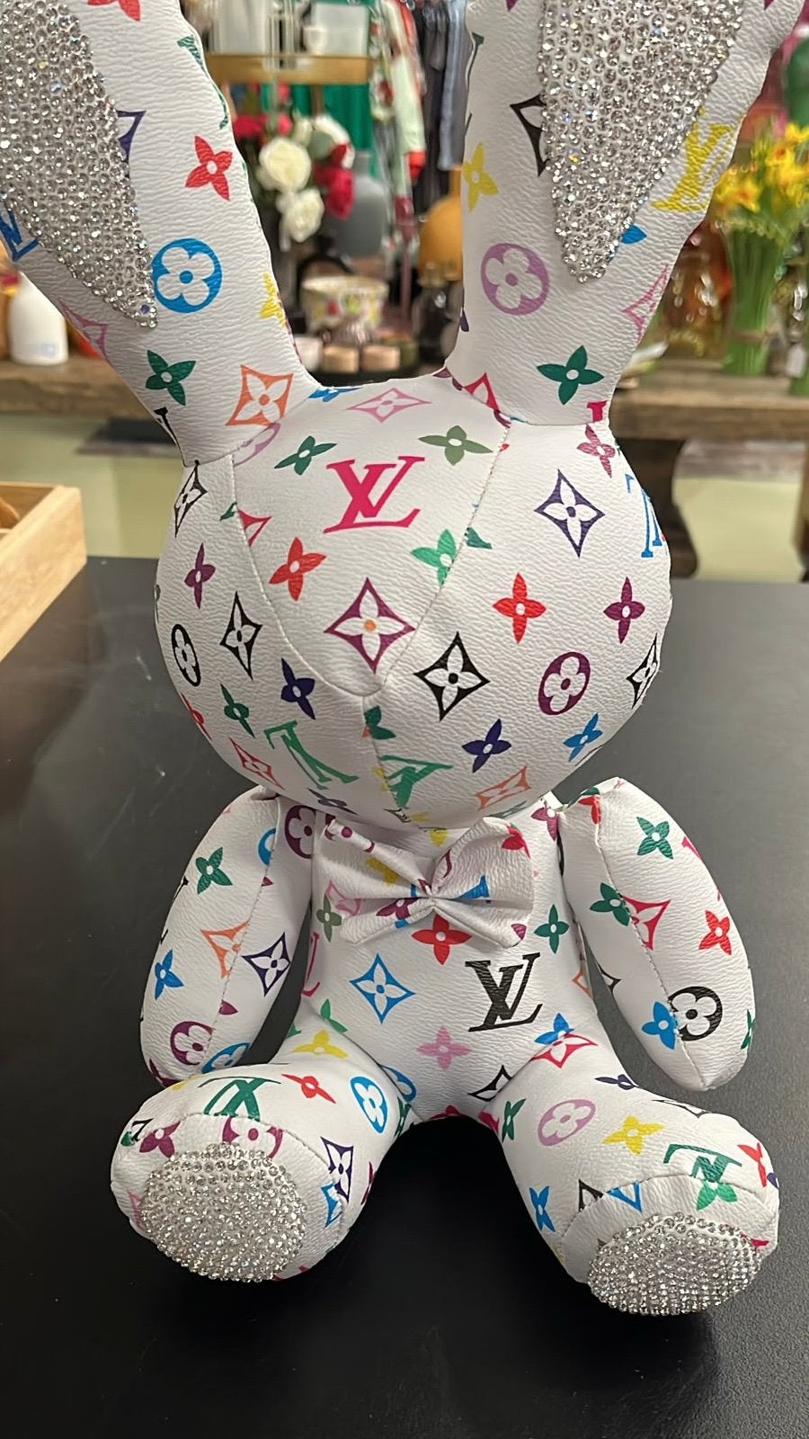 Louis  Vuitton knuffel bling bling Konijn, Antiek en Kunst, Meerkleurig, Textiel, Gemerkt, Ophalen of Verzenden