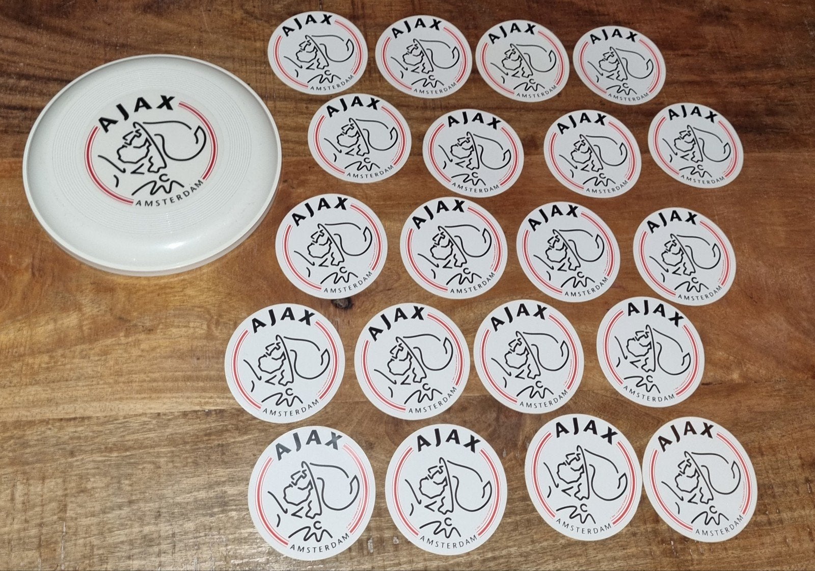 Ajax Frisbee en 20 Stickers - Voetbal Fan Collectie, Verzamelen, Ophalen of Verzenden, Zo goed als nieuw