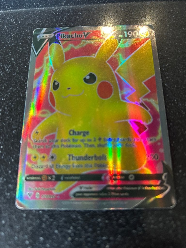 Pikachu V Pokemon kaart, Ophalen of Verzenden, Zo goed als nieuw, Losse kaart