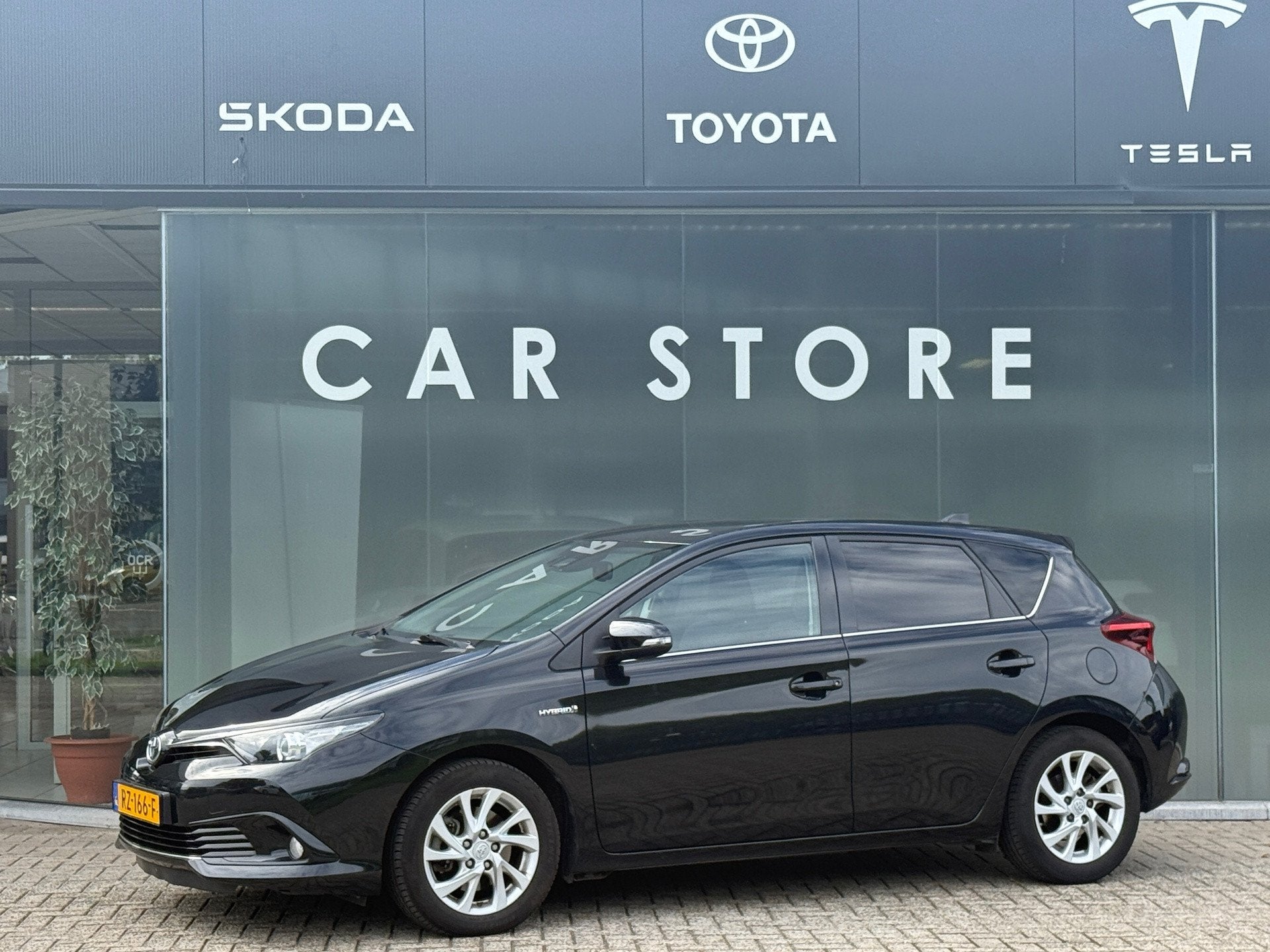 Toyota Auris 1.8 Hybrid Dynamic Navi|Camera|Dealer onderhoud, Dealer onderhouden, Gebruikt, 4 cilinders, Zwart