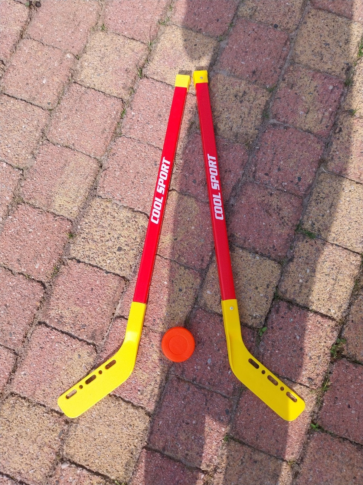 Ijshockeysticks + puck, Ophalen, Zo goed als nieuw