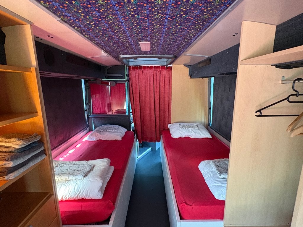 Foto 17 van Touring car bus camper / Mobiel chalet / stacaravan