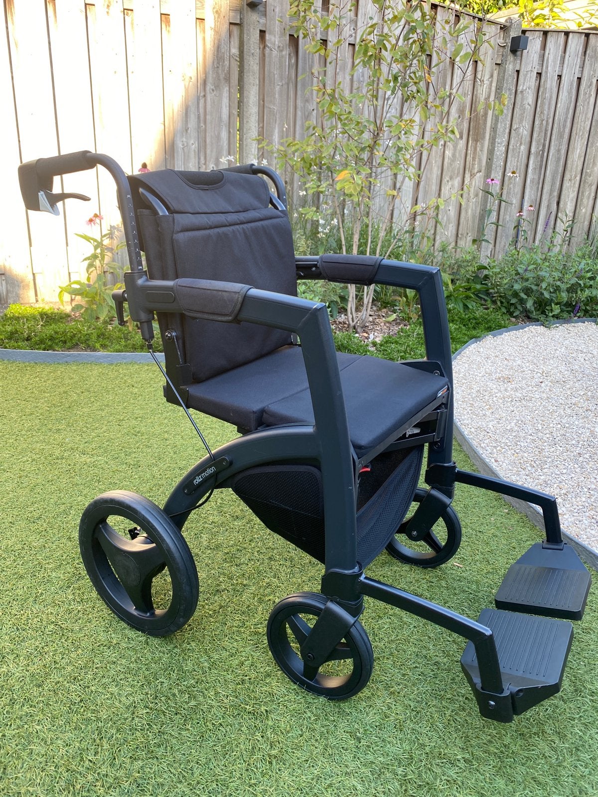 Rollz Motion2 / Maat S  (duwrolstoel en rollator in één), Ophalen, Inklapbaar, Zo goed als nieuw, Duwrolstoel
