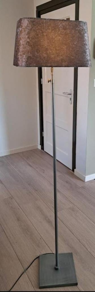 Mooie staande lamp. In hoogte verstelbaar., Ophalen, Zo goed als nieuw, 150 tot 200 cm