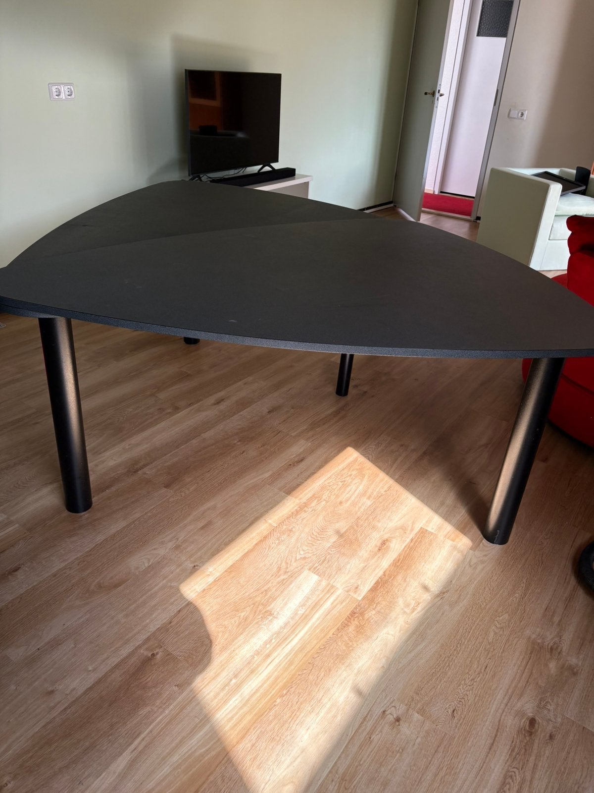 Castelijn design eettafel – driehoekig & uitschuifbaar, Ophalen, Gebruikt, Rond, 100 tot 150 cm