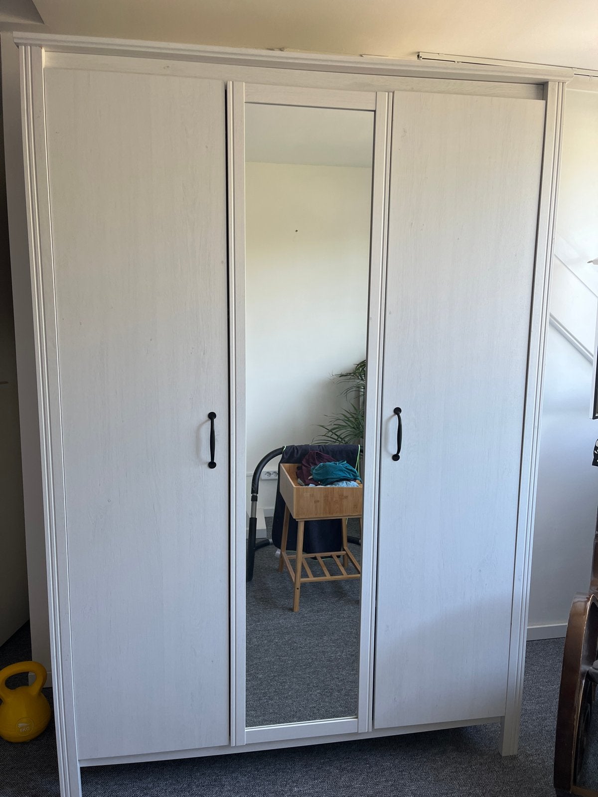 Witte kledingkast met spiegeldeur, na 24-8 naar de kringloop, Ophalen, Gebruikt, 100 tot 150 cm, 150 tot 200 cm
