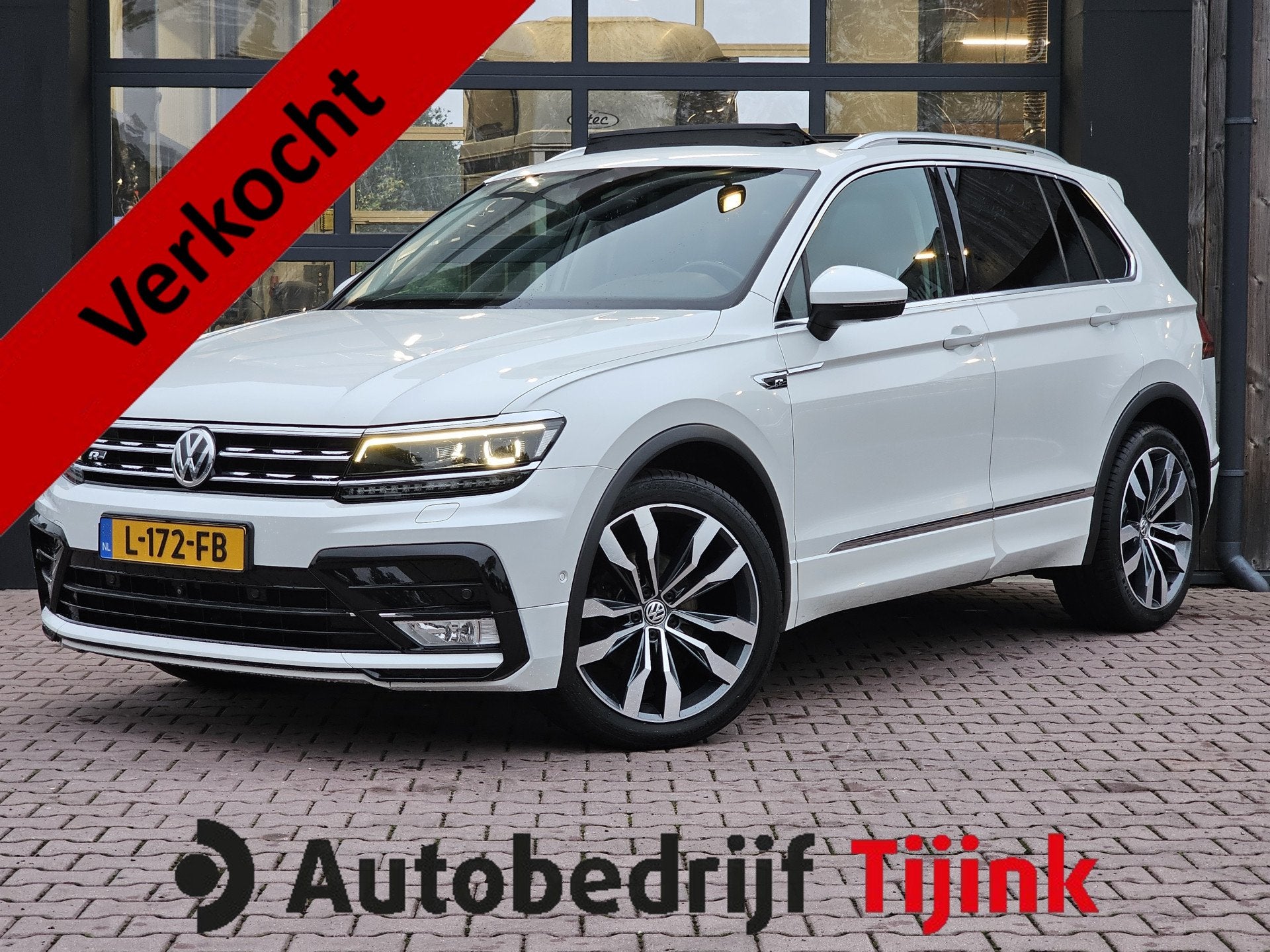 Volkswagen Tiguan 1.4 TSI ACT Highline Business R-line | Pan, 4 cilinders, Wit, Leder, SUV of Terreinwagen