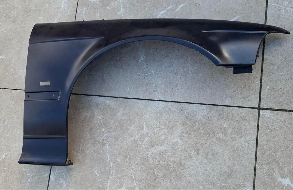 Rechter voorscherm BMW E36 van Bj 1998 station , Nieuw., Auto-onderdelen, Ophalen of Verzenden, Nieuw, BMW, Spatbord