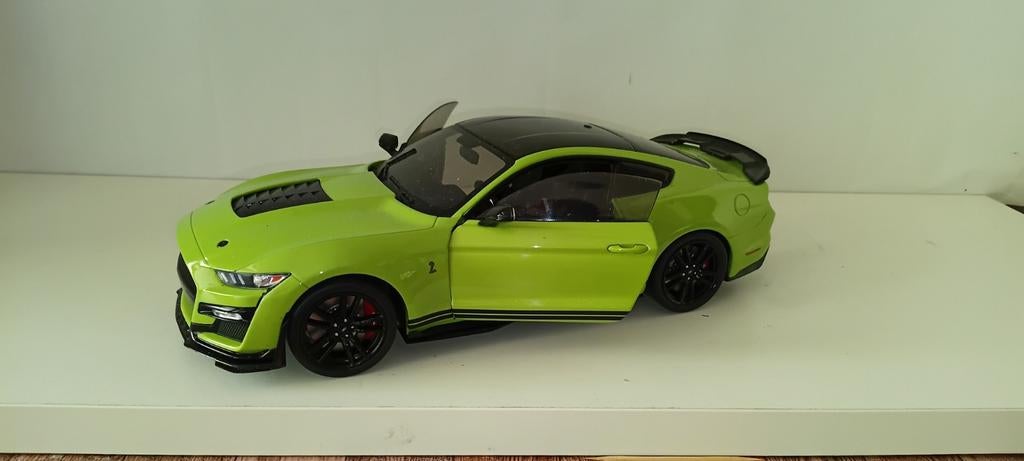 Ford Shelby GT 500.Solido., Hobby en Vrije tijd, Modelauto's | 1:18, Ophalen of Verzenden, Solido