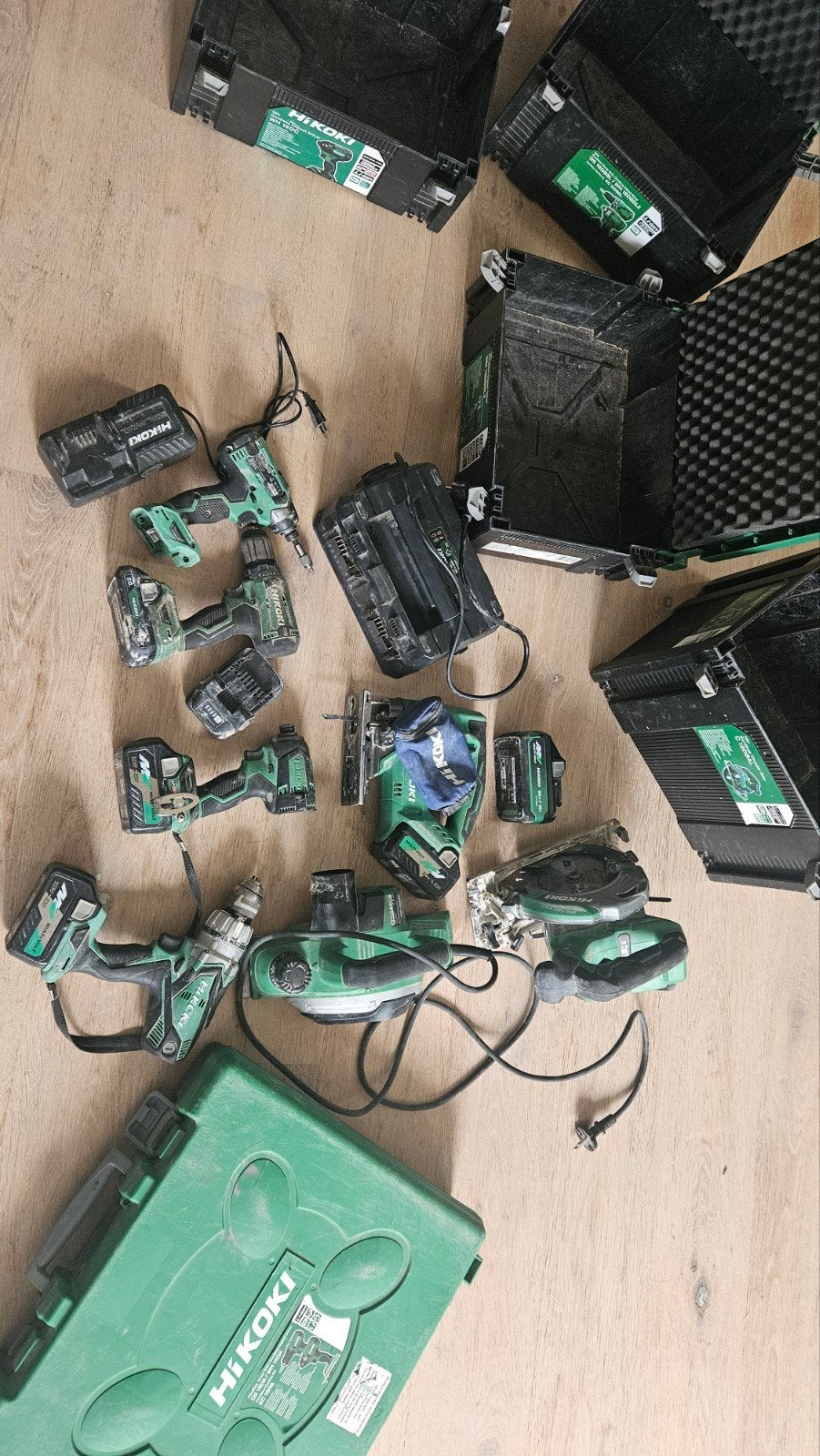 Grote partij Hikoki gereedschap met lader en koffers, Doe-het-zelf en Verbouw, Ophalen, Gebruikt