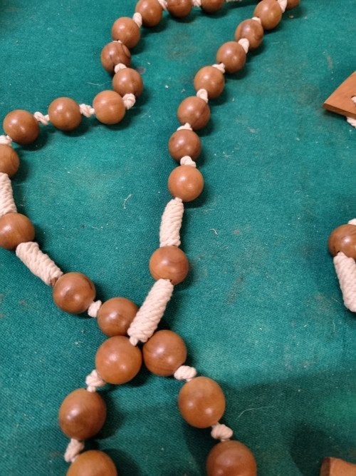 rozenkrans groot met houten kralen, Ophalen of Verzenden