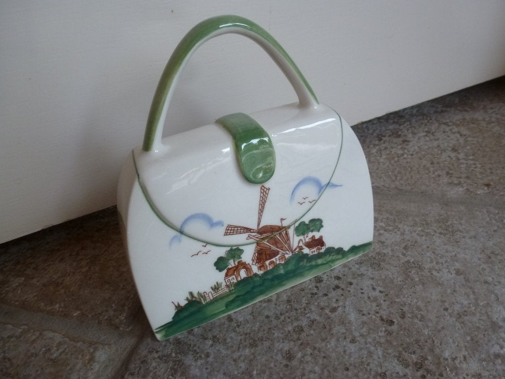 Handtas spaarpot in meerkleurig Delfts Blauw, Ophalen of Verzenden, Gebruikt, Steen, Aardewerk of Keramiek, Object of Gebouw