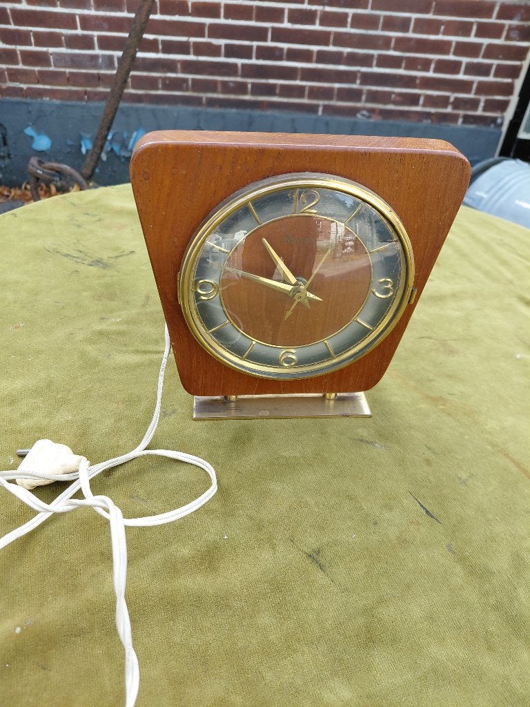 Vintage elektrische schoorsteenklok, gemerkt Hesm., Verzenden