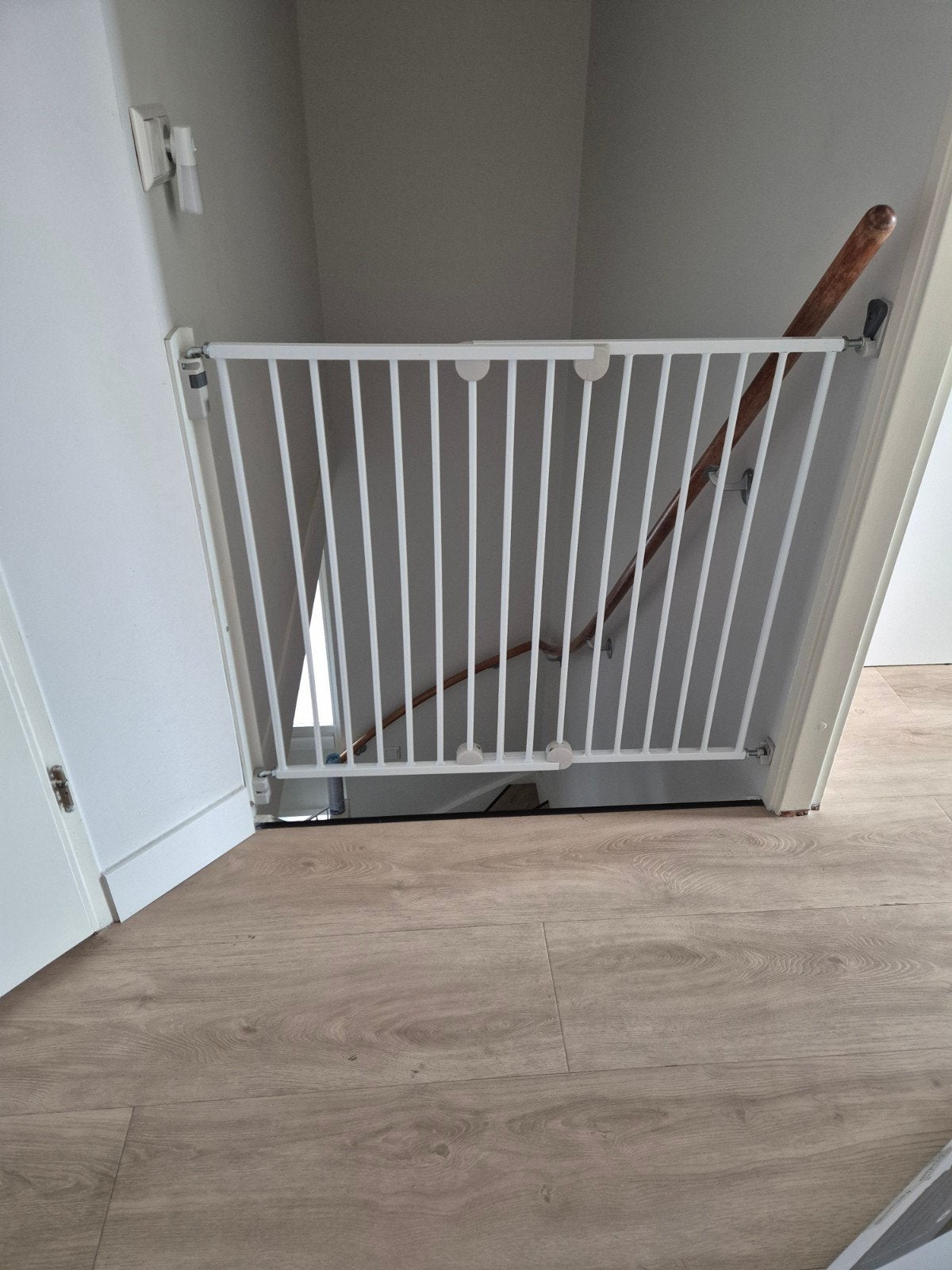 Safety 1st Traphekje - Uitschuifbaar Metaal Wit, Kinderen en Baby's, Ophalen, 100 tot 115 cm, Zo goed als nieuw, Metaal of IJzer