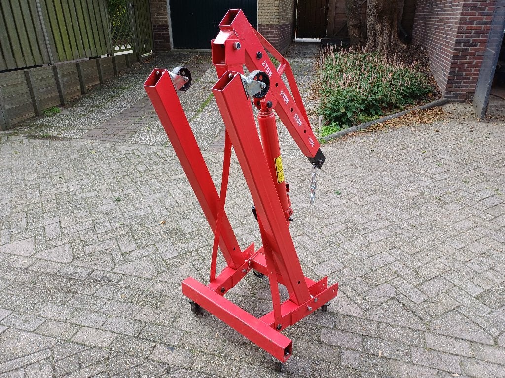 HBM 2 Ton Opvouwbare Werkplaatskraan / Motorblokkraan, Ophalen, Zo goed als nieuw