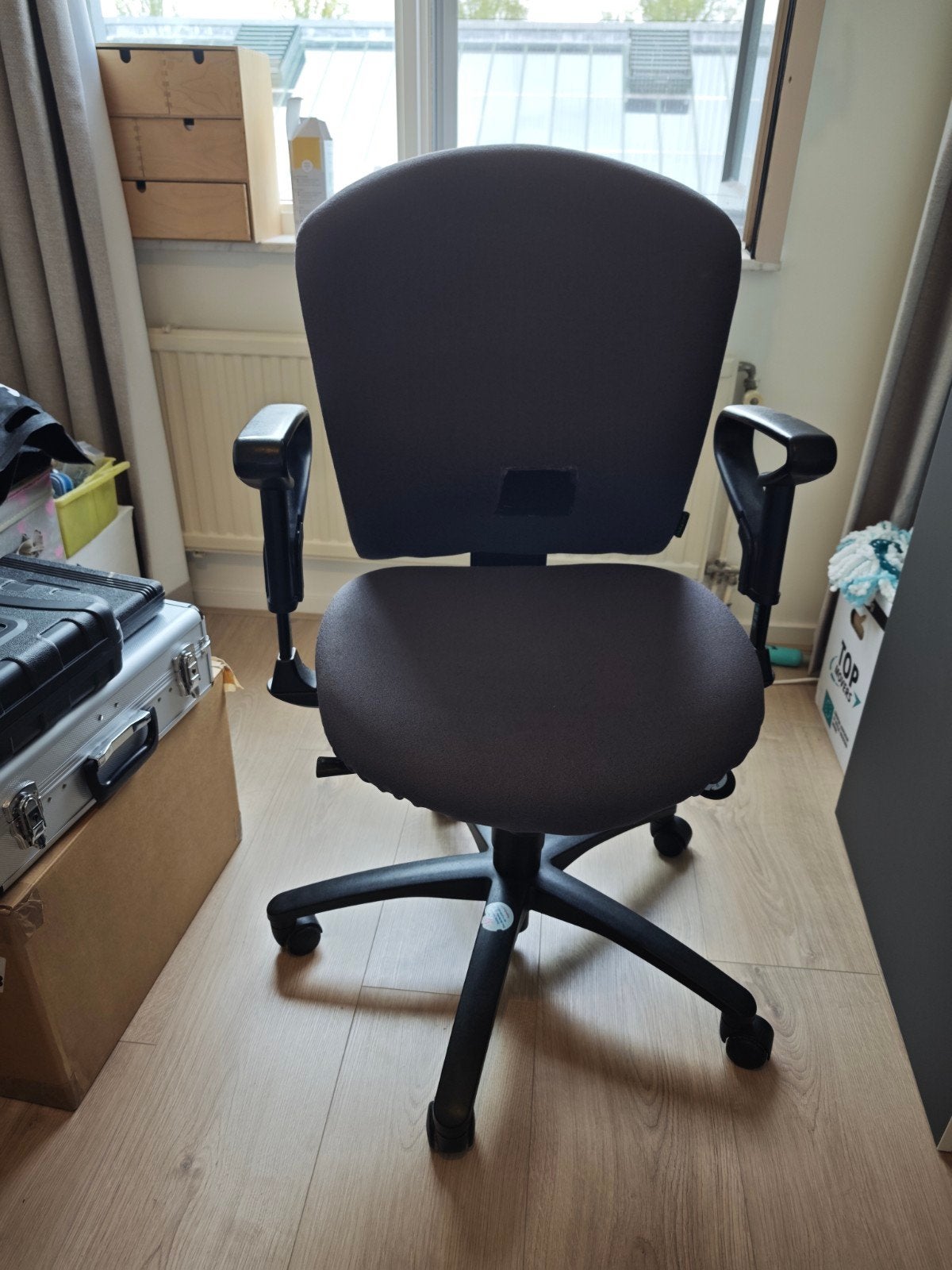 Dauphin bureaustoel - Ergonomisch en comfortabel, Gebruikt, Ophalen of Verzenden, Grijs, Bureaustoel