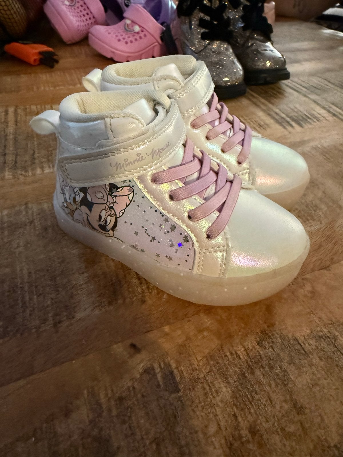 Minnie Mouse Lichtgevende Sneakers Maat 22, Ophalen of Verzenden, Gebruikt, Meisje, Schoenen