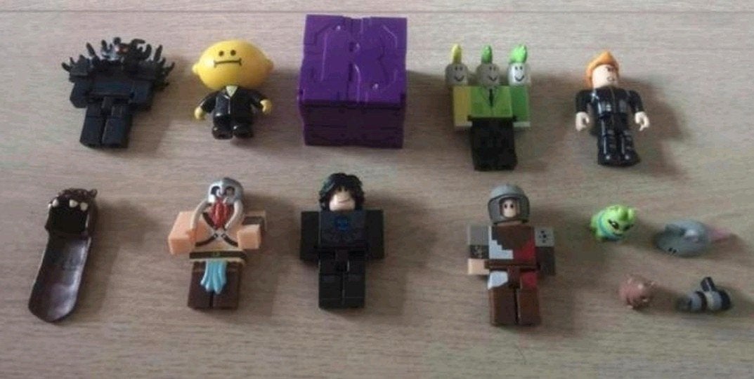 Partij ROBLOX collectors items poppetjes ZGAN, Ophalen of Verzenden, Zo goed als nieuw
