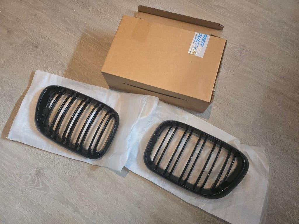 BMW E53 X5 Zwarte grill dubbelspijls glossy (1999 - 2003), Voor, Nieuw, Ophalen of Verzenden, Bumper