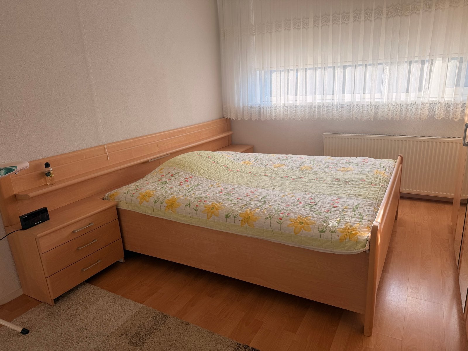 Stevig bed met nachtkastjes en kledingkast, Ophalen, Gebruikt, Tweepersoons