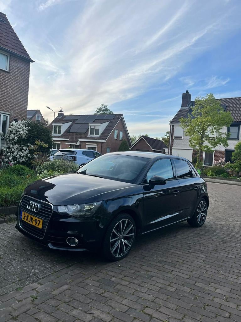 Audi A1 1.4 Tfsi 90KW SB S-tronic 2013 Zwart, A1, Zwart, 4 cilinders, 610 kg