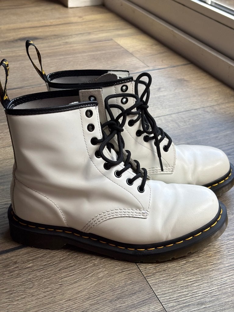Dr Martens maat 41, Kleding | Dames, Schoenen, Wit, Lage of Enkellaarzen, Ophalen of Verzenden, Dr. Martens