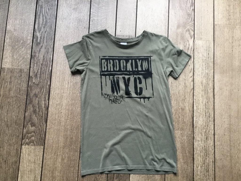 Leuk groen T-Shirt met opschrift maat 170/176, Ophalen of Verzenden, Zo goed als nieuw, Jongen, Shirt of Longsleeve