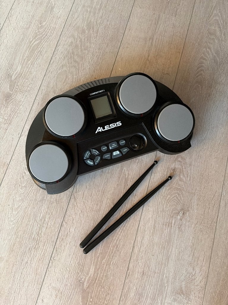 Alesis drum kit compact 4 tafel drumstel, Muziek en Instrumenten, Drumstellen en Slagwerk, Ophalen, Zo goed als nieuw, Overige merken
