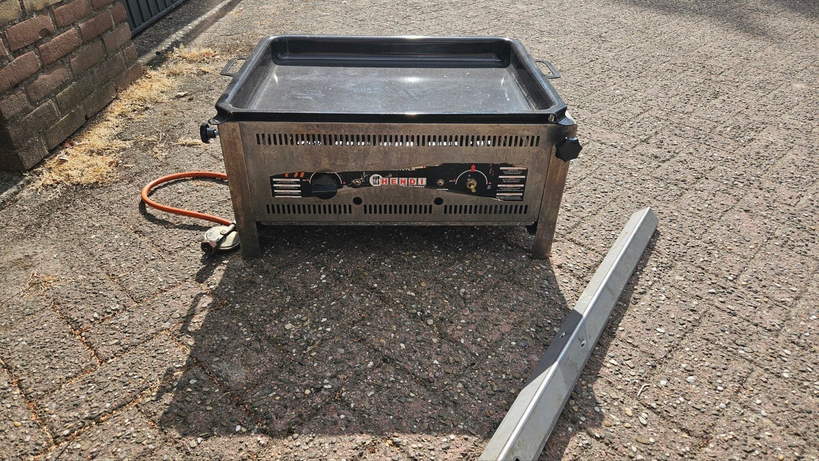 Hendi BBQ gas met grote bakplaat, Ophalen, Gebruikt, Onbekend, Onbekend