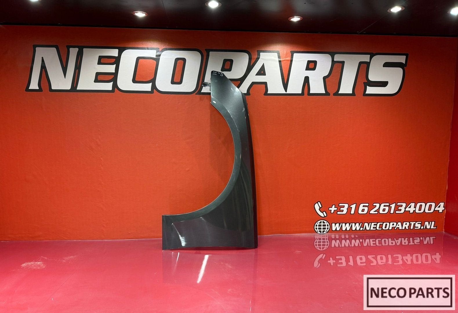 AUDI A4 B9 8W FACELIFT SPATBORD ZIJSCHERM ORIGINEEL LX7L, Auto-onderdelen, Gebruikt, -, Achter, -