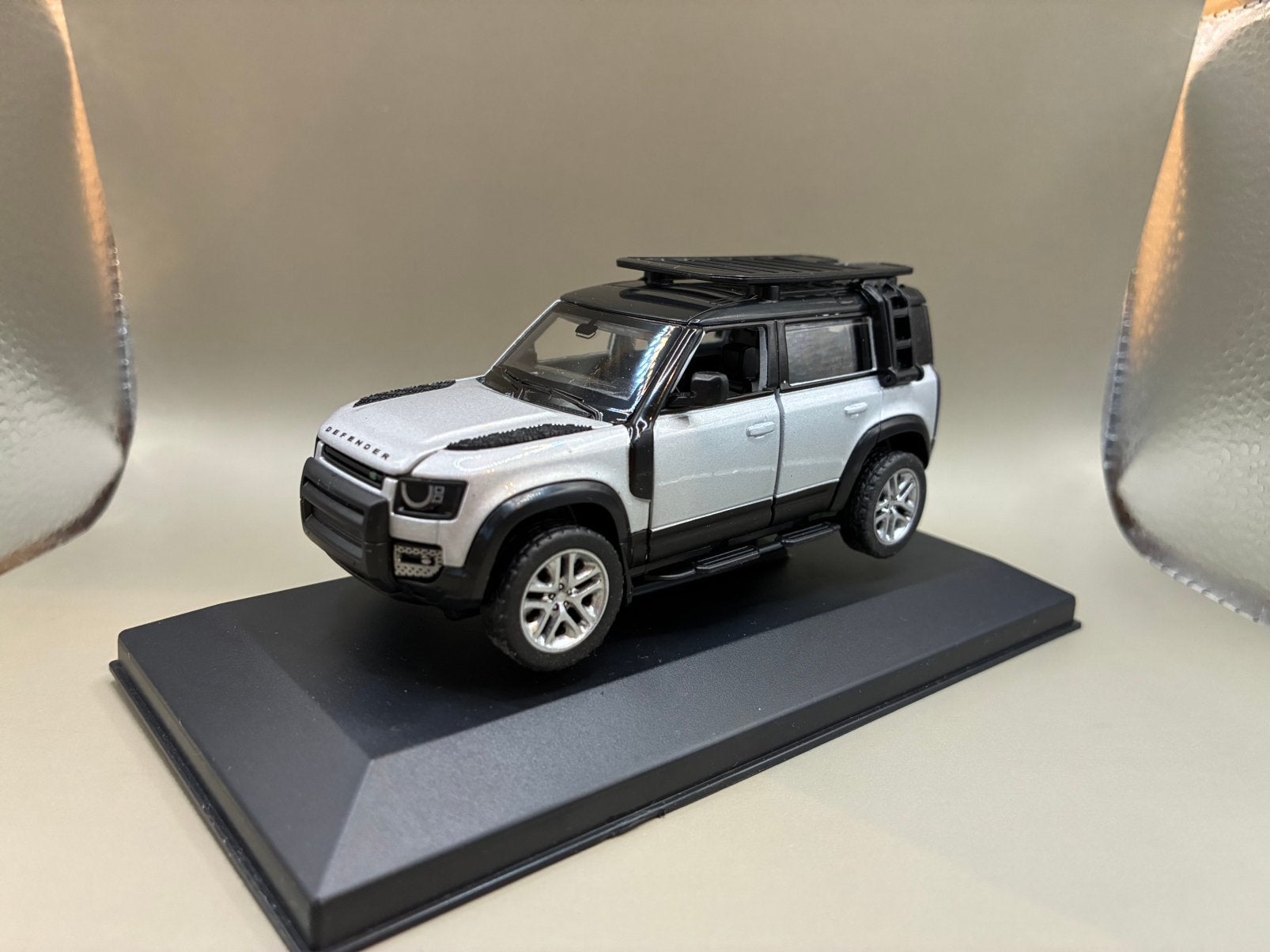 Land Rover Defender 110 (Type 663) 2020, Hobby en Vrije tijd, Modelauto's | 1:43, Ophalen of Verzenden, Nieuw, Auto, Overige merken